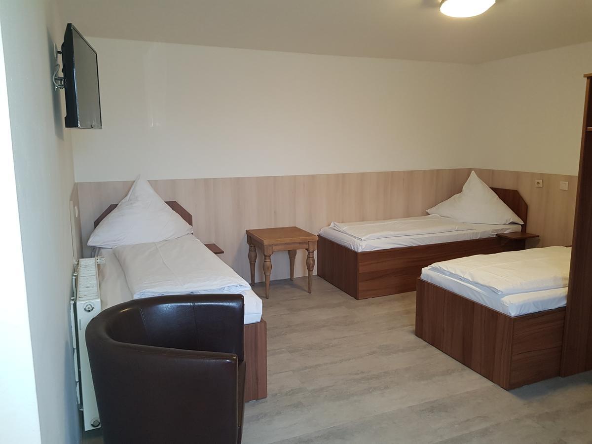 Pension Im Bett Нюрнберг Екстериор снимка