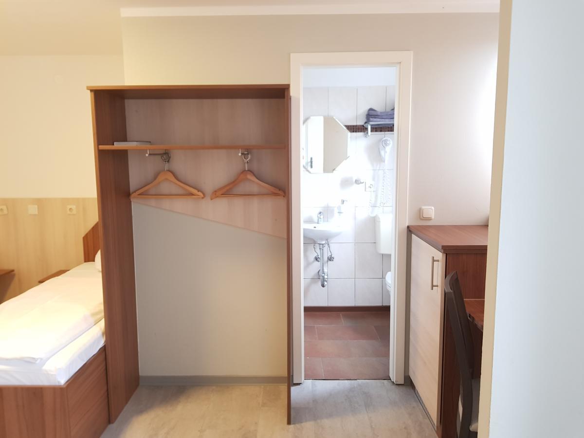 Pension Im Bett Нюрнберг Екстериор снимка